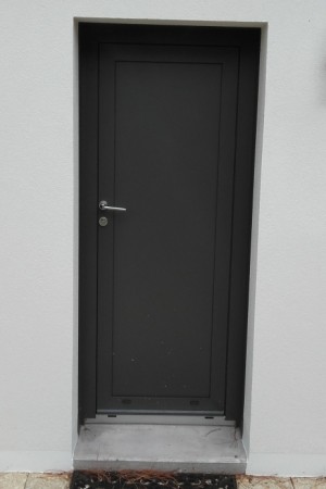 Porte en aluminium